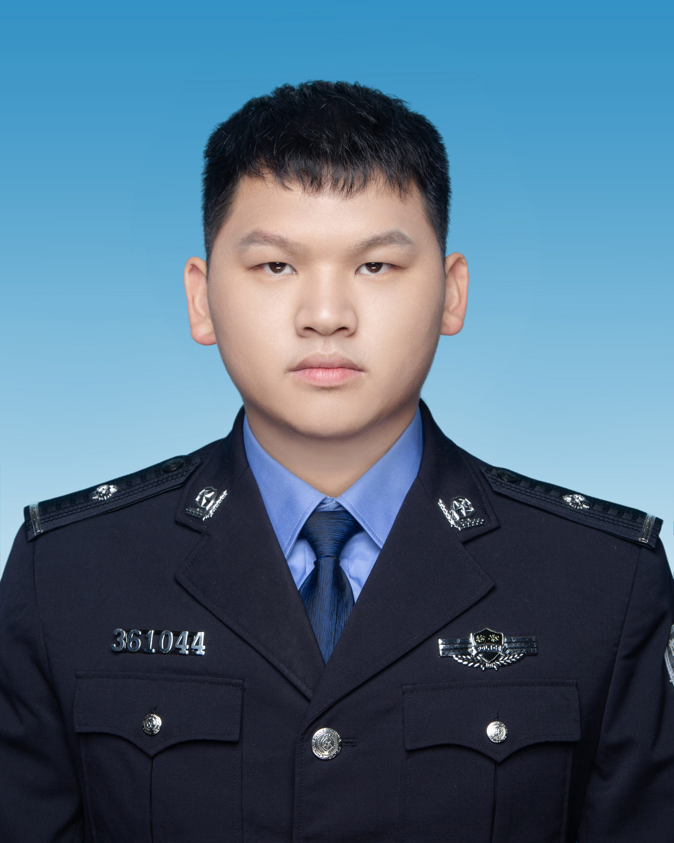 胡辉.jpg