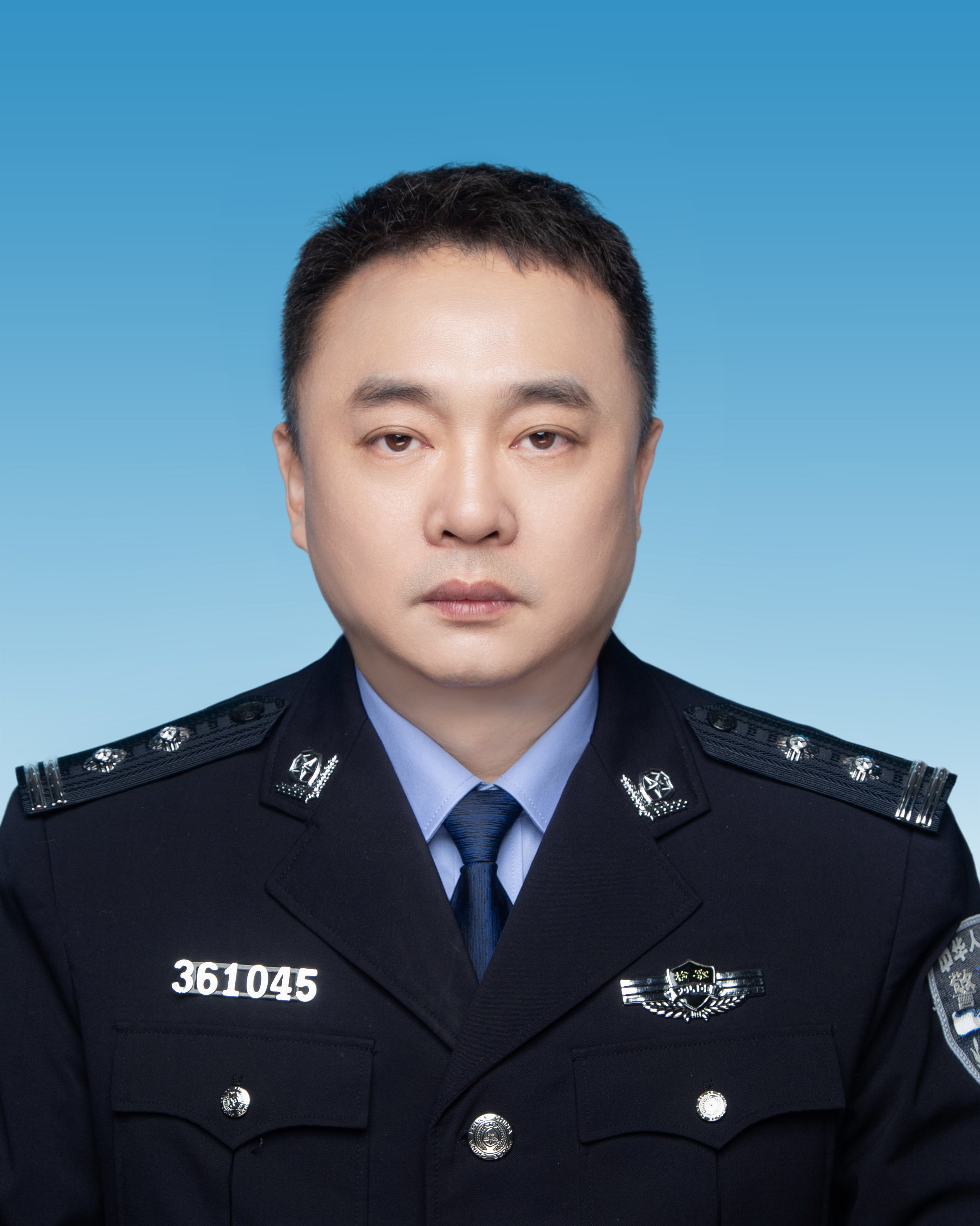 胡峰炜.jpg